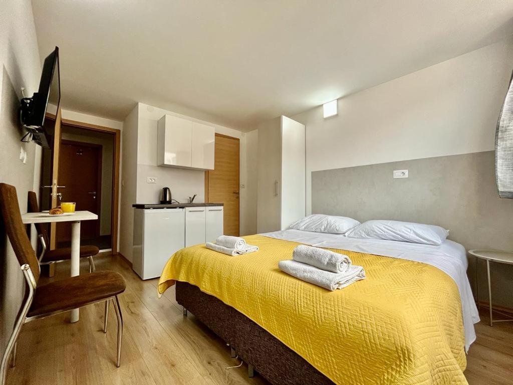 Apartmani Roza 普拉 外观 照片